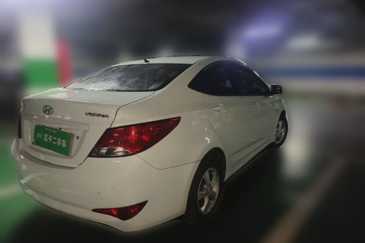 Used Hyundai Verna (older generation) 2016 1.4L Manual Smart GLS Trim Rear Right 45 Deg