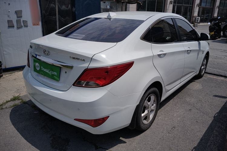 Used Hyundai Verna (older generation) 2016 1.4L Manual Smart GLS Trim Rear Right 45 Deg