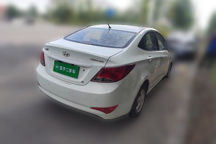 Used Hyundai Verna (older generation) 2016 1.4L Manual Smart GLS Trim Rear Right 45 Deg