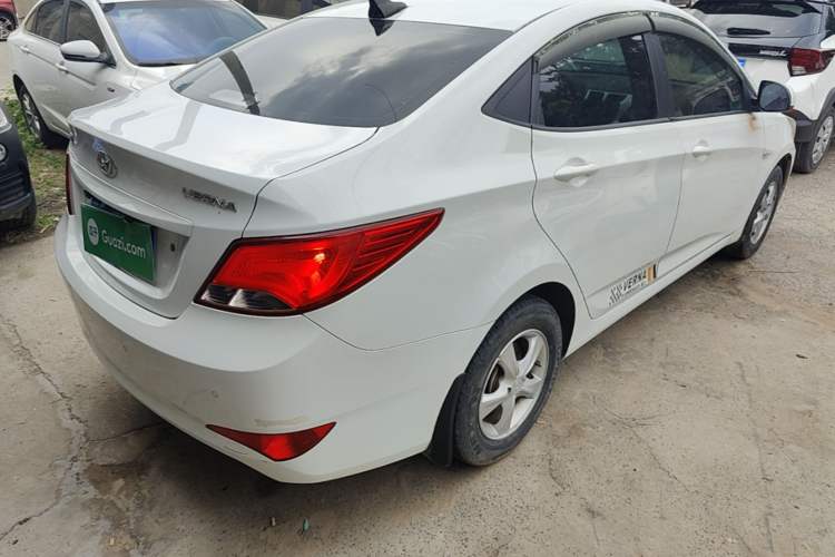 Used Hyundai Verna (older generation) 2016 1.4L Automatic Smart GLS Rear Right 45 Deg