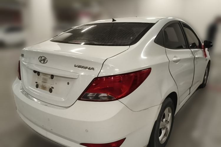 Used Hyundai Verna (older generation) 2016 1.4L Manual Smart GLS Trim Rear Right 45 Deg