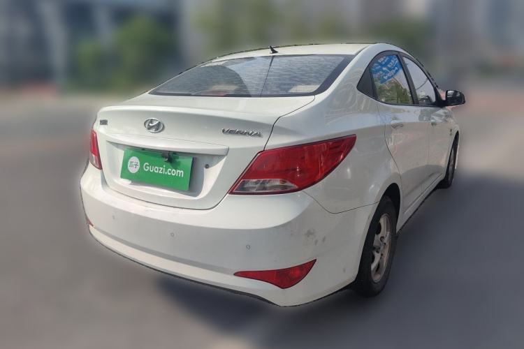Used Hyundai Verna (older generation) 2016 1.4L Manual Smart GLS Trim Rear Right 45 Deg