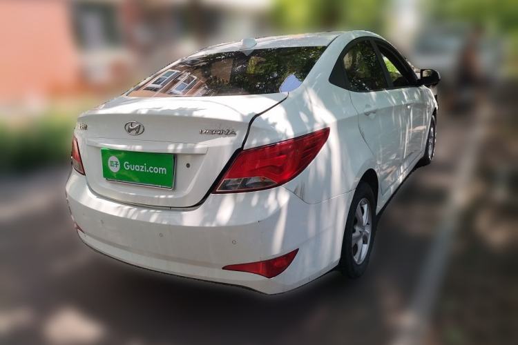 Used Hyundai Verna (older generation) 2016 1.4L Automatic Smart GLS Rear Right 45 Deg