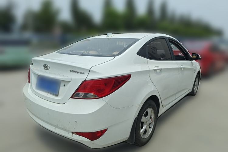 Used Hyundai Verna (older generation) 2016 1.4L Manual Smart GLS Trim Rear Right 45 Deg