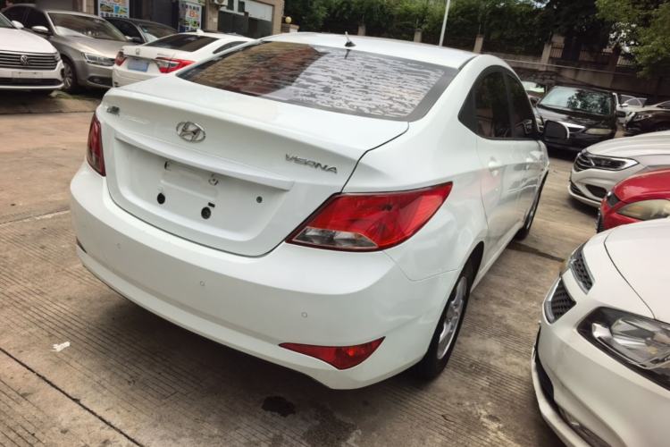 Used Hyundai Verna (older generation) 2016 1.4L Automatic Smart GLS Rear Right 45 Deg