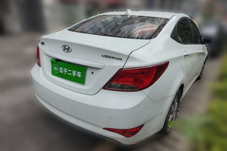 Used Hyundai Verna (older generation) 2016 1.4L Automatic Smart GLS Rear Right 45 Deg
