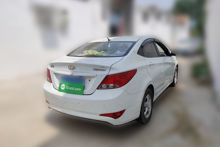 Used Hyundai Verna (older generation) 2016 1.4L Manual Smart GLS Trim Rear Right 45 Deg