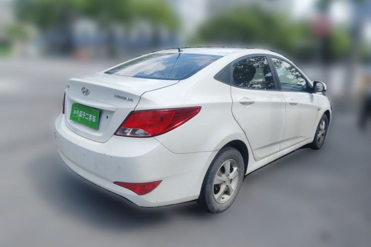 Used Hyundai Verna (older generation) 2016 1.4L Automatic Smart GLS Rear Right 45 Deg