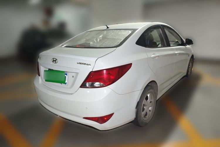 Used Hyundai Verna (older generation) 2016 1.4L Manual Smart GLS Trim Rear Right 45 Deg