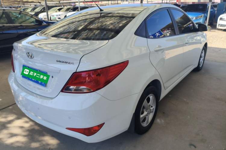 Used Hyundai Verna (older generation) 2016 1.4L Automatic Smart GLS Rear Right 45 Deg