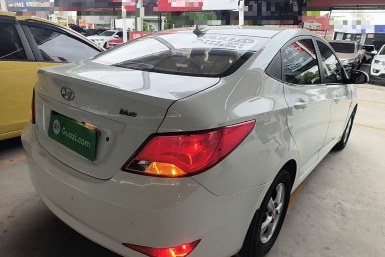 Used Hyundai Verna (older generation) 2016 1.4L Manual Smart GLS Trim Rear Right 45 Deg