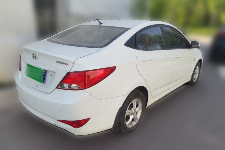 Used Hyundai Verna (older generation) 2016 1.4L Automatic Fashionable GS Model Rear Right 45 Deg