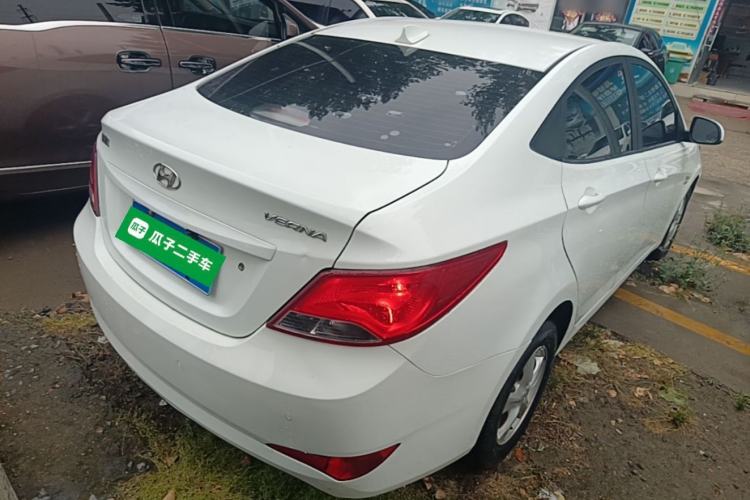 Used Hyundai Verna (older generation) 2016 1.4L Automatic Smart GLS Rear Right 45 Deg