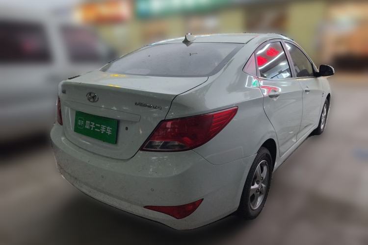 Used Hyundai Verna (older generation) 2016 1.4L Manual Smart GLS Trim Rear Right 45 Deg