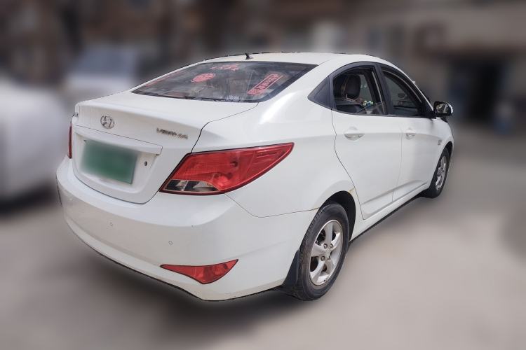 Used Hyundai Verna (older generation) 2016 1.4L Manual Smart GLS Trim Rear Right 45 Deg