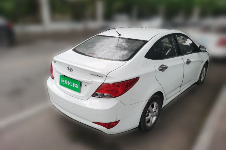 Used Hyundai Verna (older generation) 2016 1.4L Manual Smart GLS Trim Rear Right 45 Deg