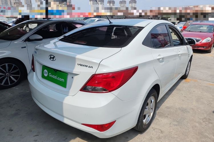 Used Hyundai Verna (older generation) 2016 1.4L Manual Smart GLS Trim Rear Right 45 Deg