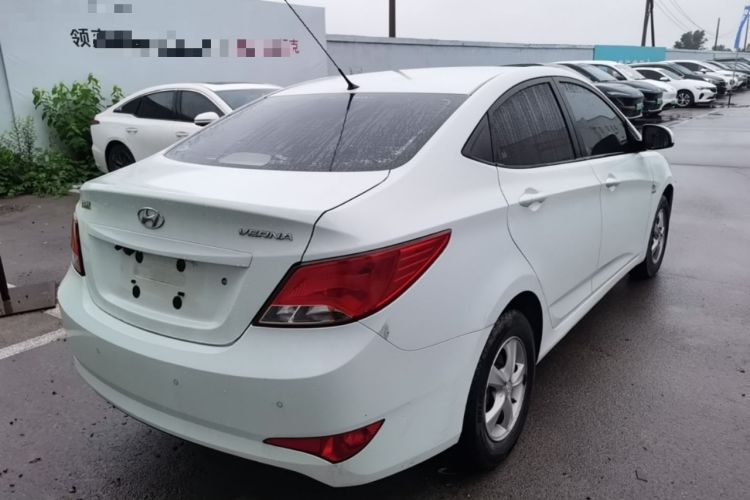 Used Hyundai Verna (older generation) 2016 1.4L Manual Smart GLS Trim Rear Right 45 Deg