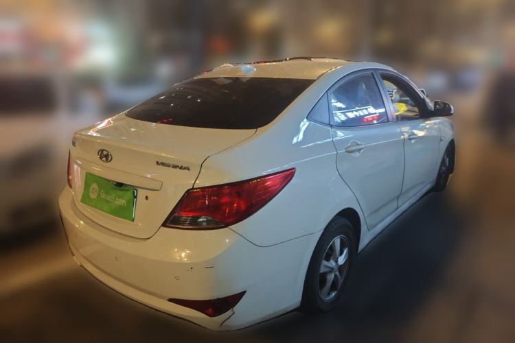 Used Hyundai Verna (older generation) 2016 1.4L Manual Smart GLS Trim Rear Right 45 Deg
