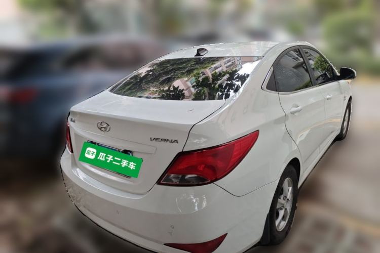 Used Hyundai Verna (older generation) 2016 1.4L Automatic Smart GLS Rear Right 45 Deg