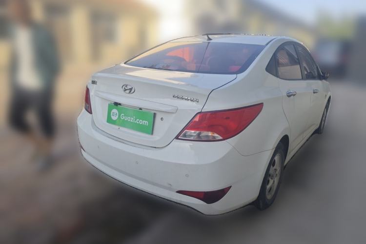 Used Hyundai Verna (older generation) 2016 1.4L Manual Smart GLS Trim Rear Right 45 Deg