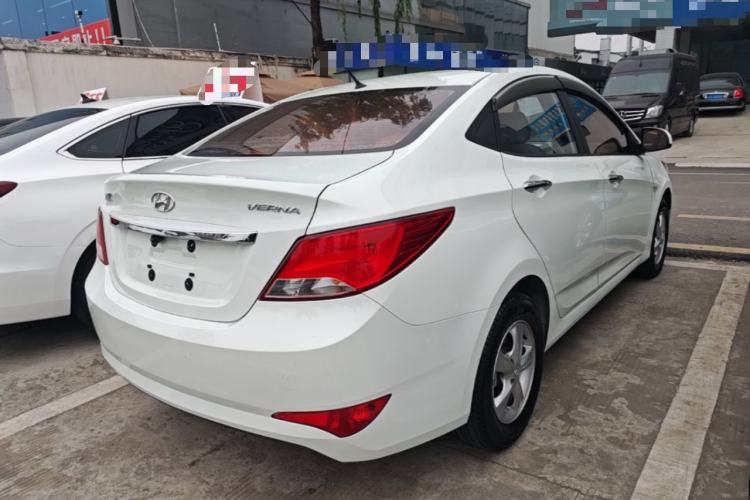 Used Hyundai Verna (older generation) 2016 1.4L Automatic Leading-Edge GLX Rear Right 45 Deg