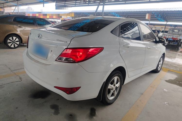 Used Hyundai Verna (older generation) 2016 1.4L Manual Smart GLS Trim Rear Right 45 Deg