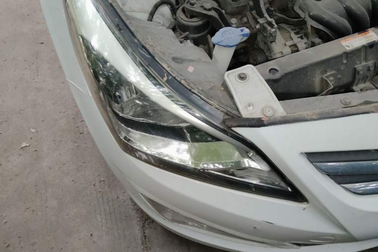Used Hyundai Verna (older generation) 2016 1.4L Automatic Fashionable GS Model Right Front Headlight