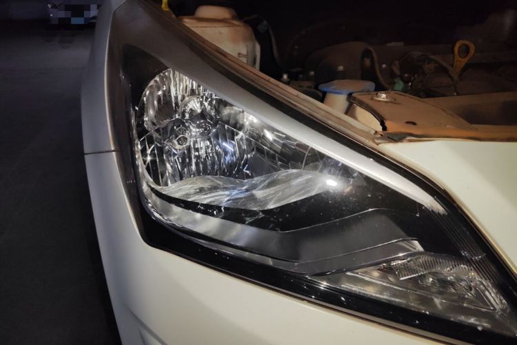 Used Hyundai Verna (older generation) 2016 1.4L Automatic Smart GLS Right Front Headlight