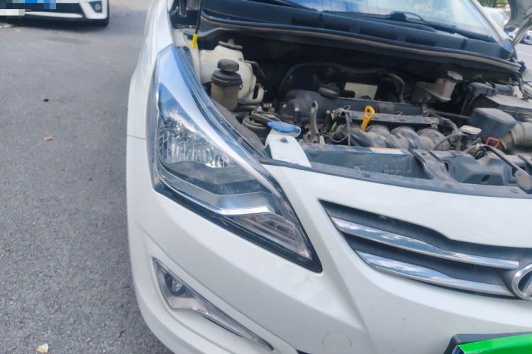 Used Hyundai Verna (older generation) 2016 1.4L Automatic Smart GLS Right Front Headlight