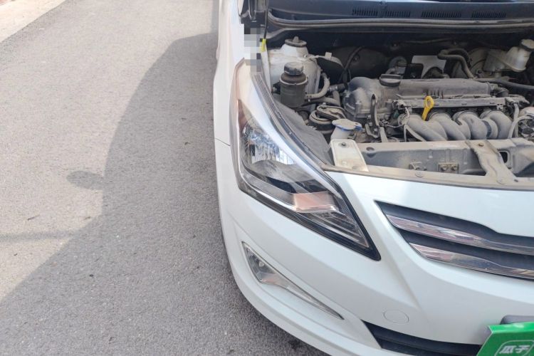 Used Hyundai Verna (older generation) 2016 1.4L Manual Smart GLS Trim Right Front Headlight