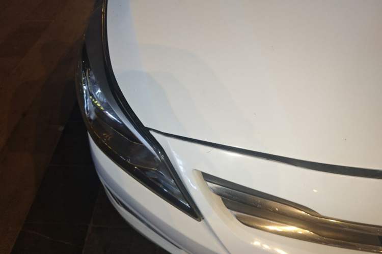 Used Hyundai Verna (older generation) 2016 1.4L Manual Smart GLS Trim Right Front Headlight