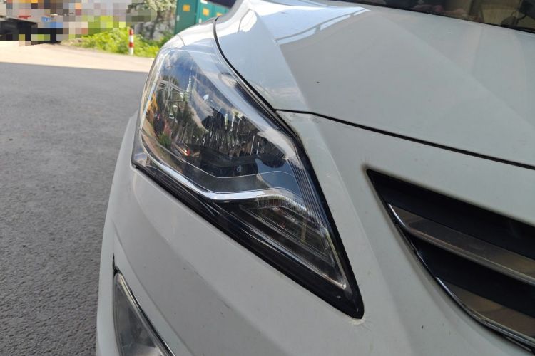 Used Hyundai Verna (older generation) 2016 1.4L Manual Fashion GS Right Front Headlight
