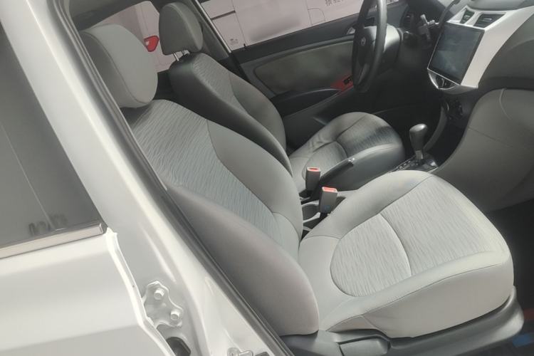 Used Hyundai Verna (older generation) 2016 1.4L Automatic Leading-Edge GLX Right Front Seat