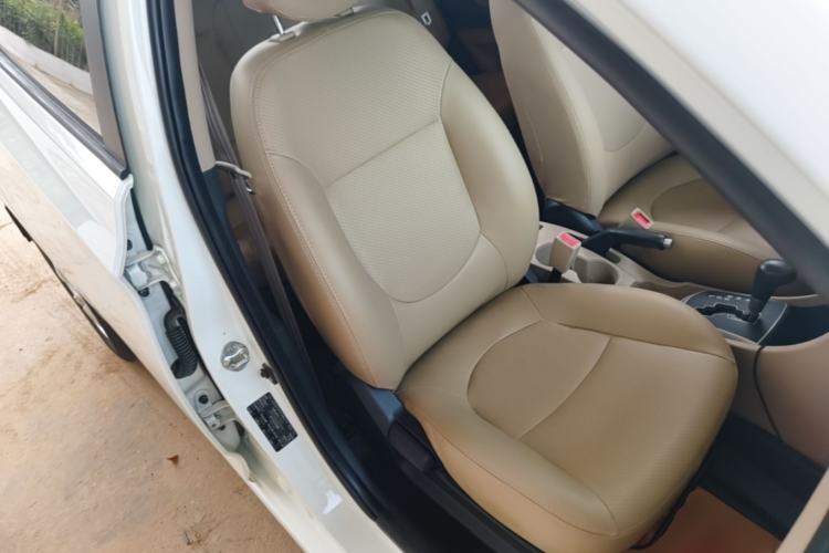 Used Hyundai Verna (older generation) 2016 1.4L Automatic Smart GLS Right Front Seat