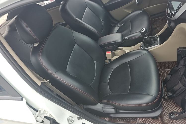 Used Hyundai Verna (older generation) 2016 1.4L Manual Smart GLS Trim Right Front Seat