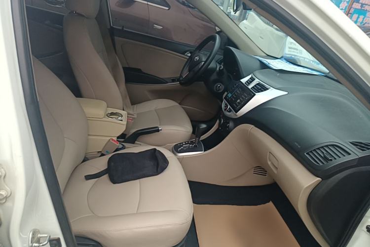 Used Hyundai Verna (older generation) 2016 1.4L Automatic Smart GLS Right Front Seat