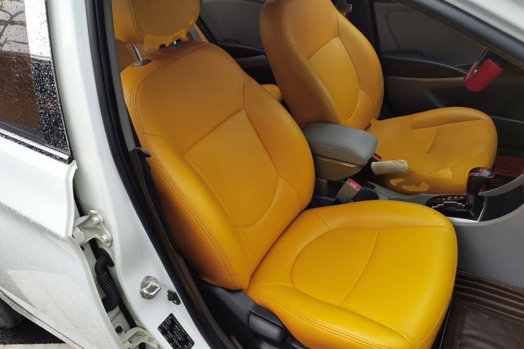 Used Hyundai Verna (older generation) 2016 1.4L Automatic Smart GLS Right Front Seat