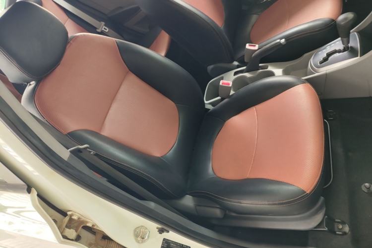 Used Hyundai Verna (older generation) 2016 1.4L Automatic Smart GLS Right Front Seat