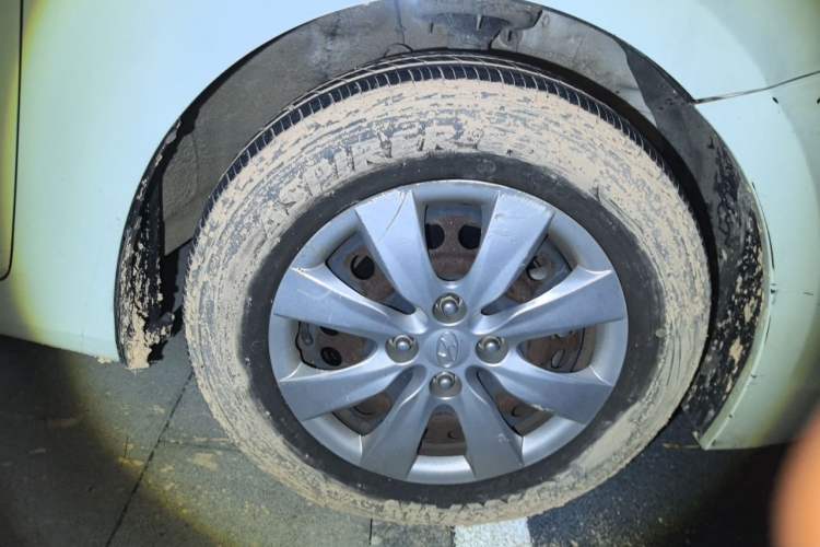 Used Hyundai Verna (older generation) 2016 1.4L Manual Fashion GS Right Front Wheel Hub