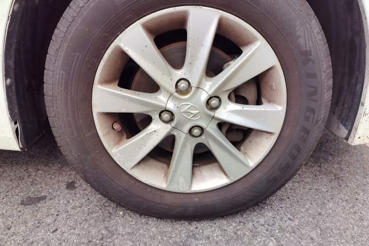 Used Hyundai Verna (older generation) 2016 1.4L Manual Fashion GS Right Front Wheel Hub