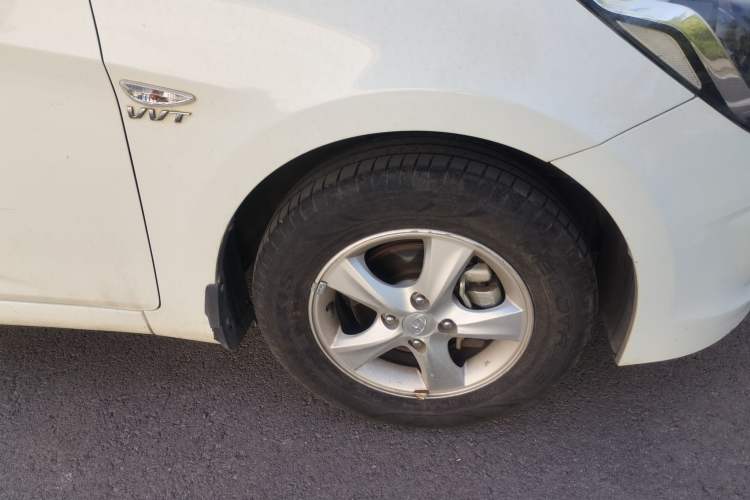 Used Hyundai Verna (older generation) 2016 1.4L Automatic Fashionable GS Model Right Front Wheel Hub