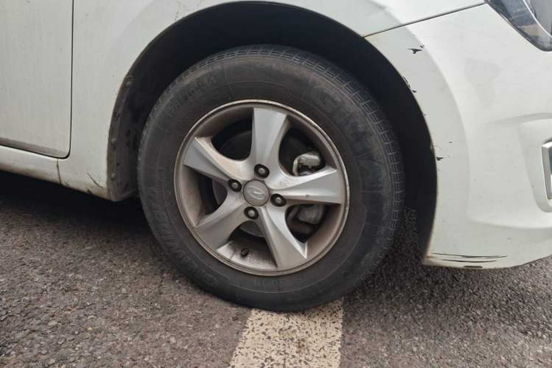Used Hyundai Verna (older generation) 2016 1.4L Manual Smart GLS Trim Right Front Wheel Hub