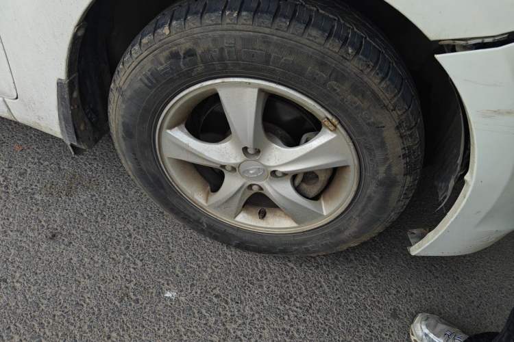 Used Hyundai Verna (older generation) 2016 1.4L Manual Fashion GS Right Front Wheel Hub