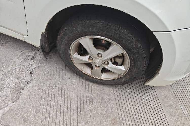 Used Hyundai Verna (older generation) 2016 1.4L Automatic Smart GLS Right Front Wheel Hub