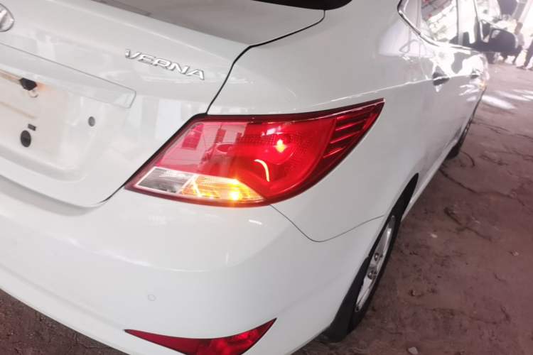 Used Hyundai Verna (older generation) 2016 1.4L Manual Smart GLS Trim Right Rear Taillight