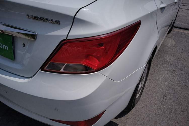 Used Hyundai Verna (older generation) 2016 1.4L Manual Smart GLS Trim Right Rear Taillight