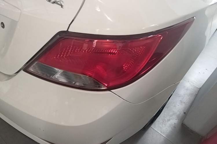 Used Hyundai Verna (older generation) 2016 1.4L Automatic Smart GLS Right Rear Taillight