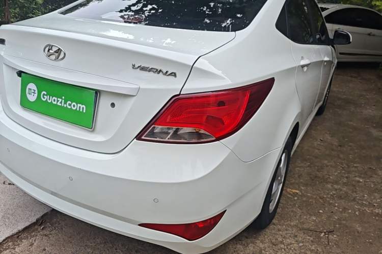 Used Hyundai Verna (older generation) 2016 1.4L Manual Smart GLS Trim Right Rear Taillight