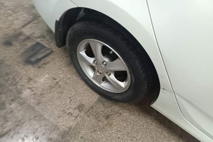 Used Hyundai Verna (older generation) 2016 1.4L Automatic Smart GLS Right Rear Wheel Hub